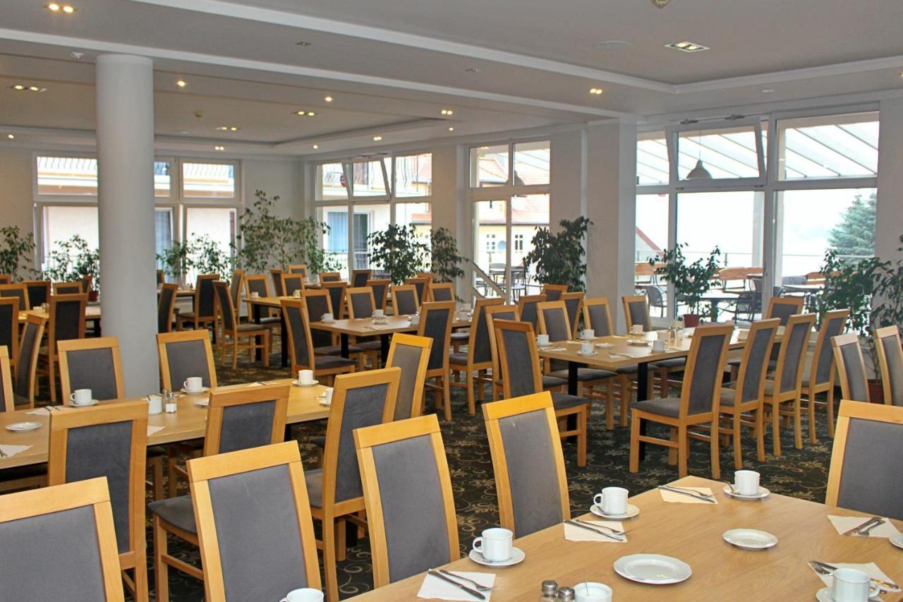 Hotel Huszcza Мронгово Экстерьер фото