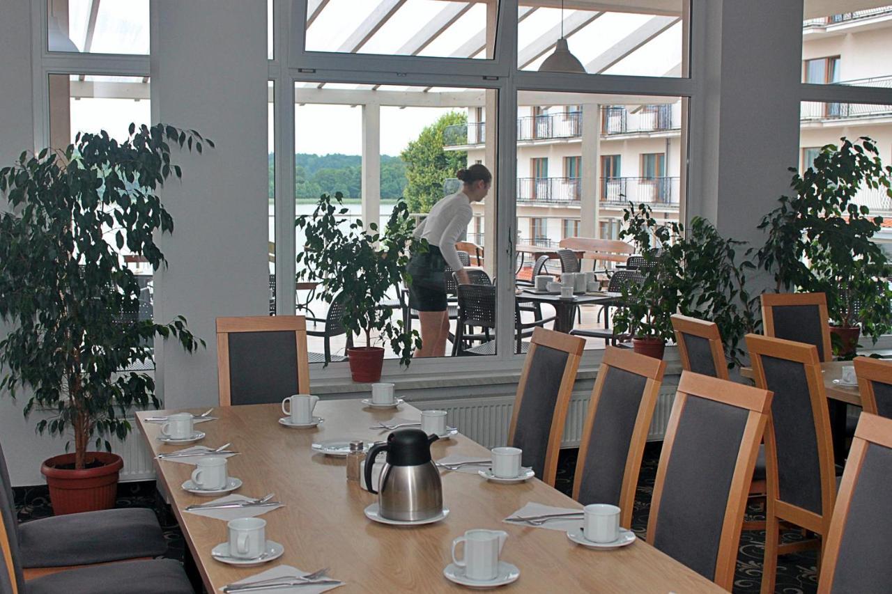 Hotel Huszcza Мронгово Экстерьер фото