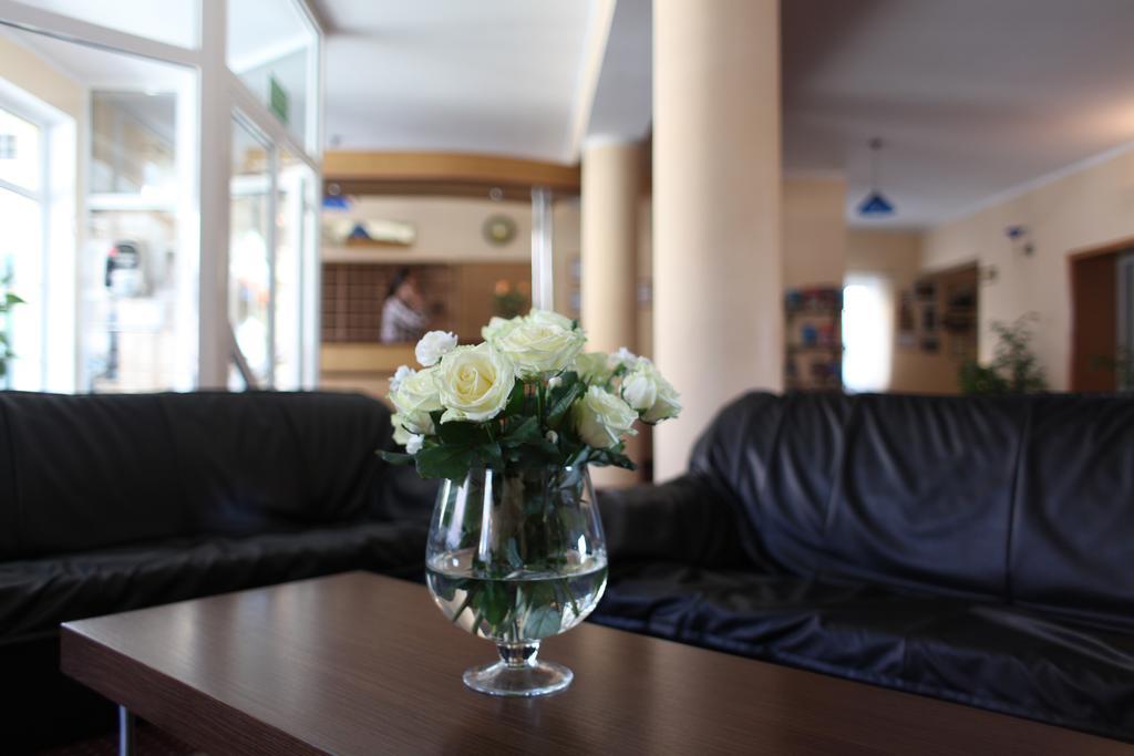 Hotel Huszcza Мронгово Экстерьер фото