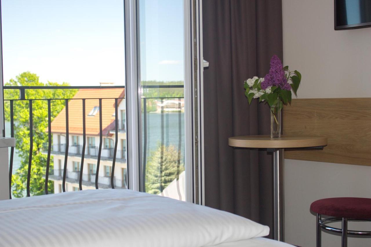 Hotel Huszcza Мронгово Экстерьер фото