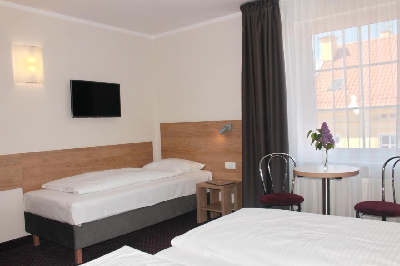 Hotel Huszcza Мронгово Экстерьер фото